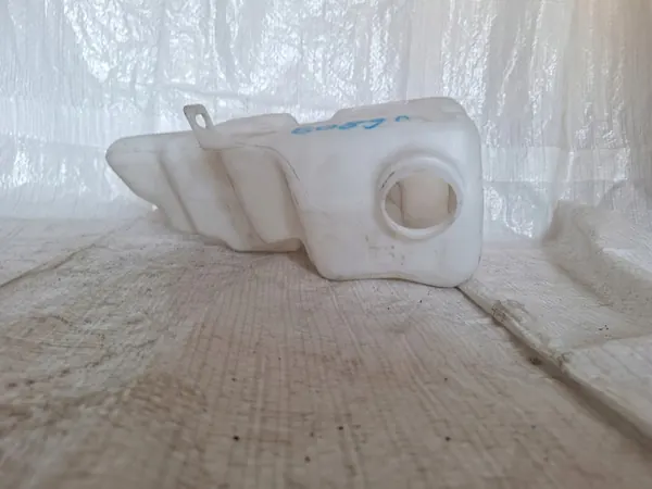 AUDI GOLF IV BORA LEON Puhdistusneste Säiliö image 4