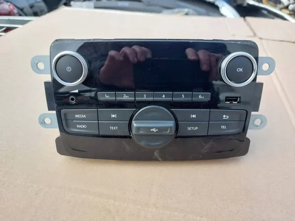 Dacia Spring Radio OEM 280210570R - Gebraucht image 3