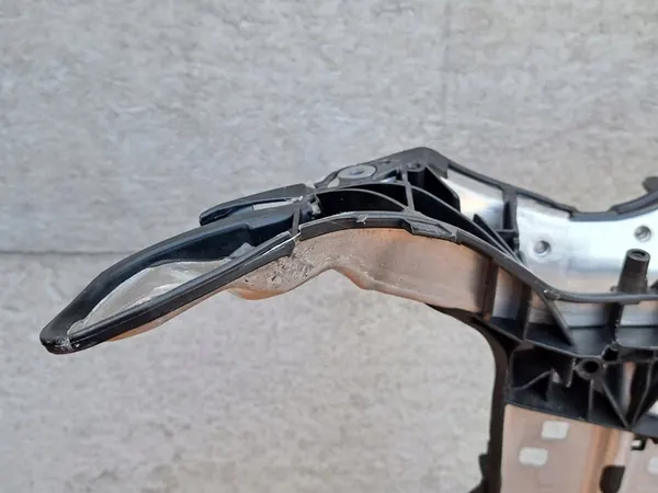 Reforço Frontal Audi A6 C8 4K0805594 image 10