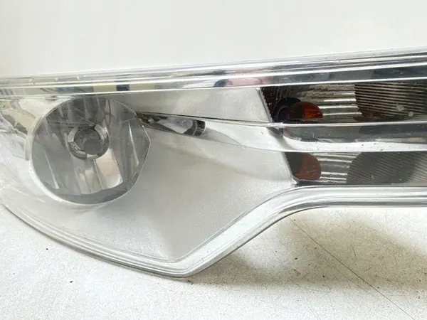 Citroen C5 2012 Farol de neblina dianteiro direito image 2