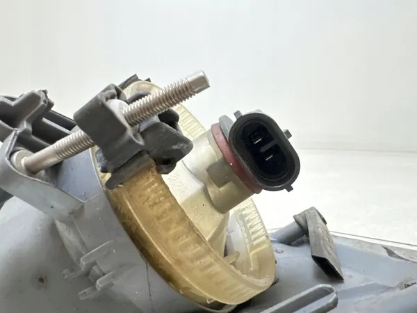 Citroen C5 2012 Farol de neblina dianteiro direito image 5