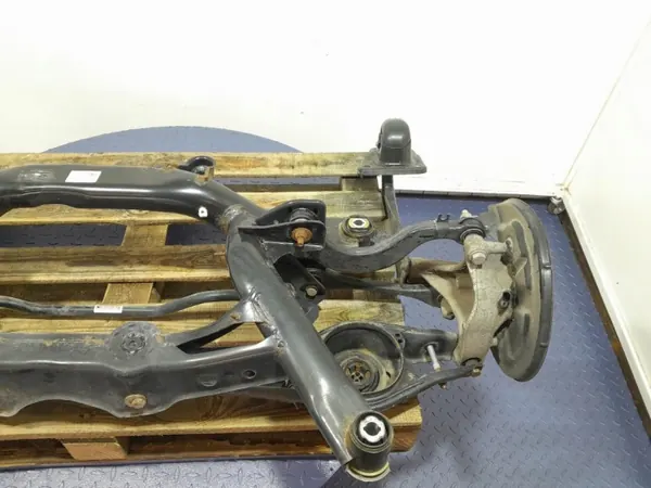 Skoda Achterophangingbalk OEM 3Q0505235AB image 3