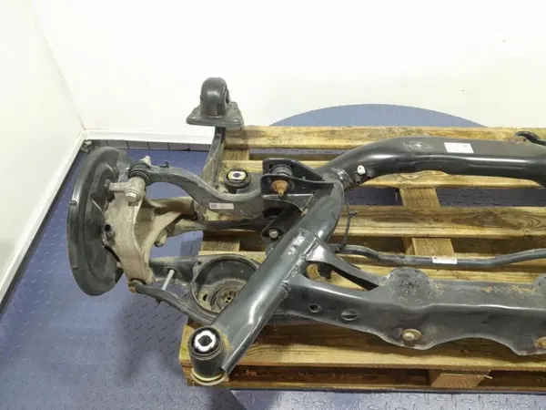 Skoda Achterophangingbalk OEM 3Q0505235AB image 4