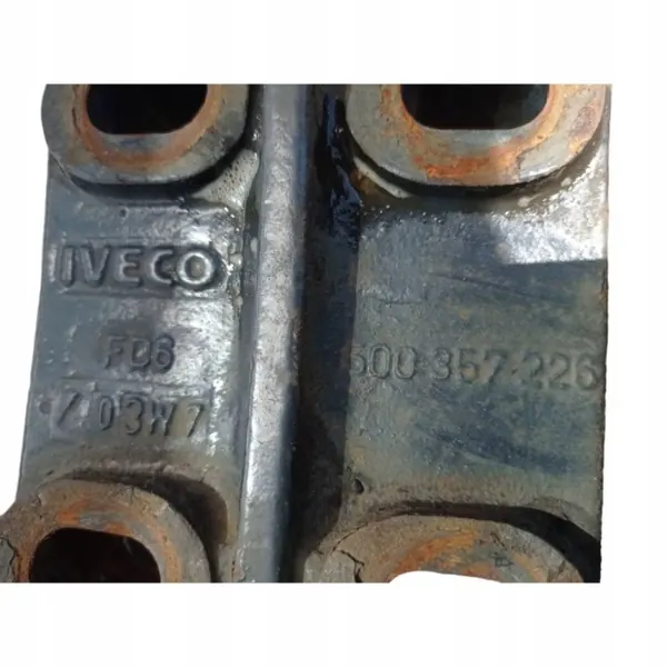 Iveco Massif vooras stabilisatorbevestiging OEM 500375274 image 5