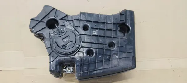 Réservoir AdBlue avec Pompe OEM A2476203301 Mercedes Classe E image 6