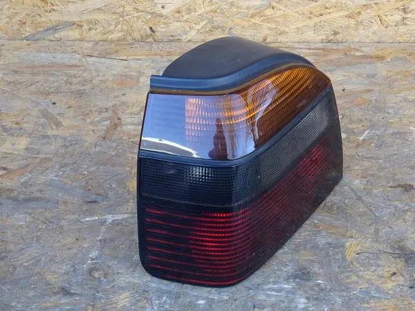 GOLF III GTI VR6 HB Vänster Bakljus 1H6945111C image 3