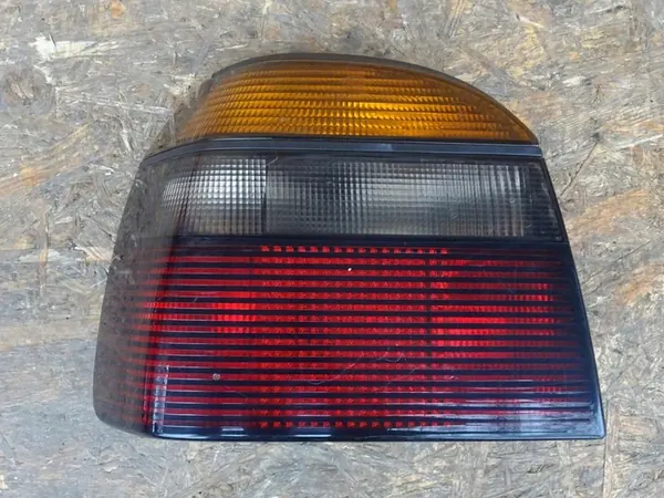 GOLF III GTI VR6 HB Vänster Bakljus 1H6945111C image 8