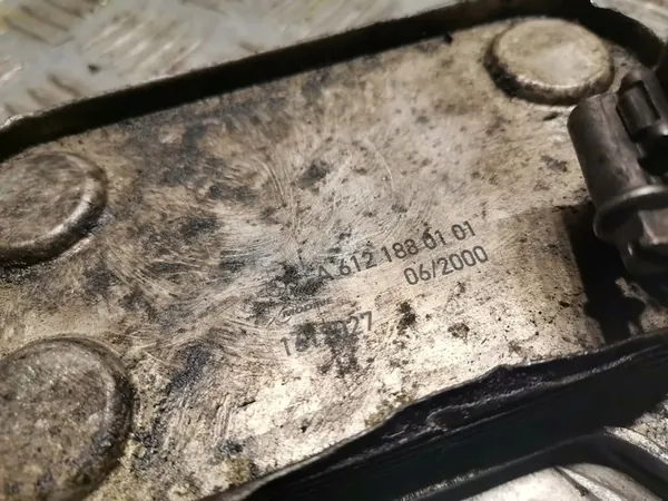 Radiador de óleo Mercedes-Benz Vito Viano W638 image 4