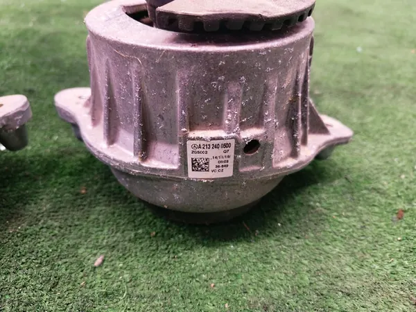 MERCEDES BENZ W205 Soporte Motor Derecho Izquierdo A213240500 image 3