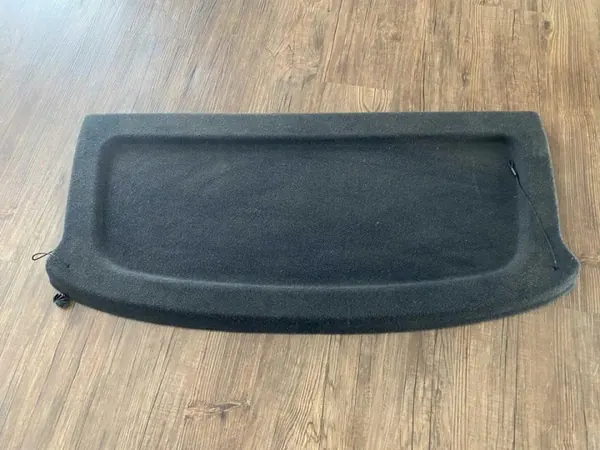 Estante maletero central OEM 5H6867769A VW Golf VIII image 2
