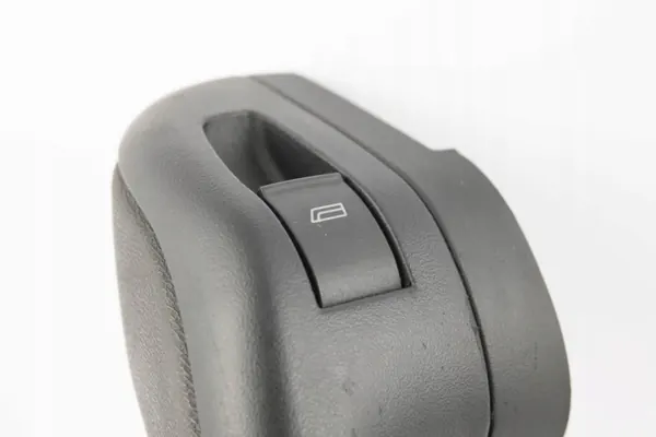 Begagnad Audi OE 8L4867172 höger framdörrhandtag image 3