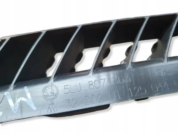Suporte deslizante para-choques traseiro Skoda OEM 5LJ807863 image 5