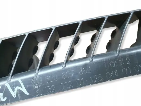 Suporte deslizante para-choques traseiro Skoda OEM 5LJ807863 image 6