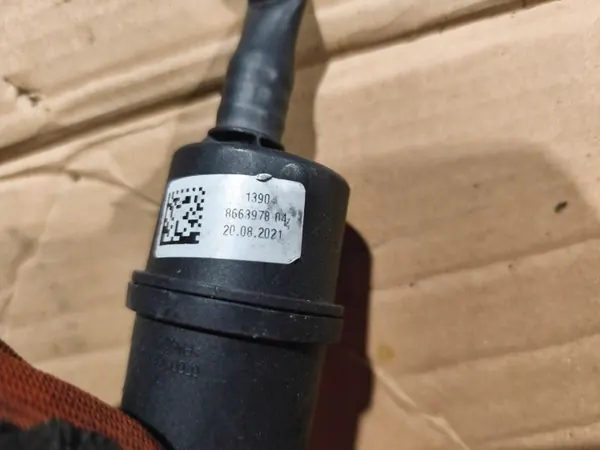 BMW OEM 8663978 Entlüftungsrohr für X3 X4 G01 G02 2.0 image 3