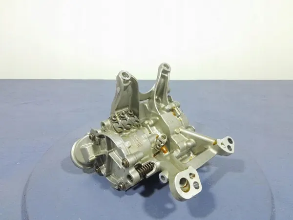 Pompe à huile BMW OEM 8631810 pour Série 2 M235i image 3