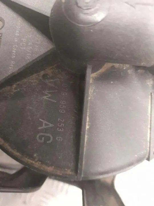 Pompe à air secondaire Audi OE 8K0253211C - Avant droit image 4