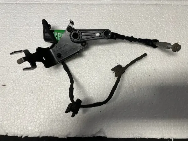 Sensor de Nivel Faros Audi Q7 Q8 e-tron OEM 4M0941286D image 2