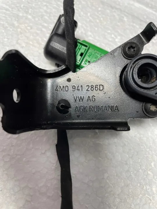 Sensor de Nivel Faros Audi Q7 Q8 e-tron OEM 4M0941286D image 3