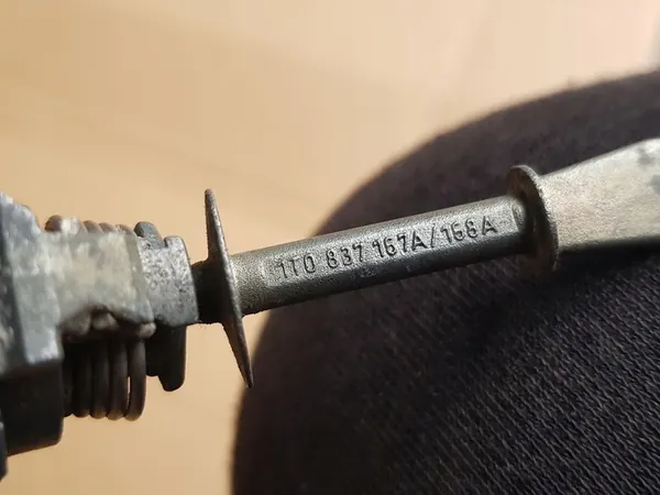 Dörrlås Cylinder - Främre Vänster / VW Touran I 2003-2015 / 1T0837167A image 2