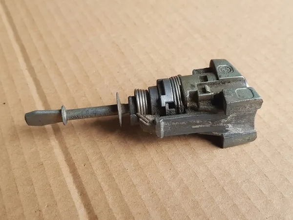 Dörrlås Cylinder - Främre Vänster / VW Touran I 2003-2015 / 1T0837167A image 5