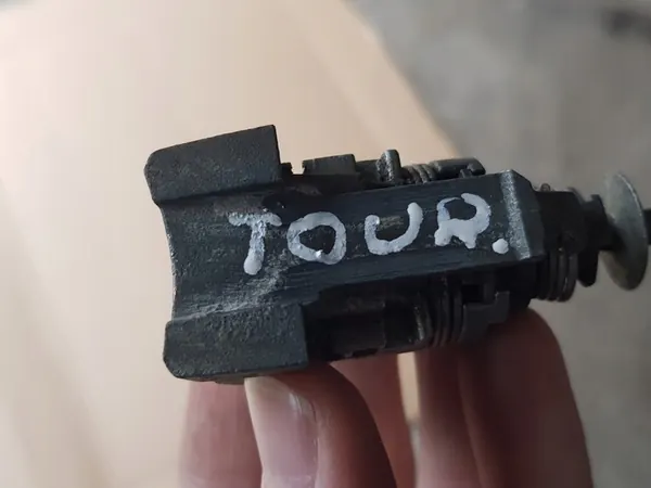 Dörrlås Cylinder - Främre Vänster / VW Touran I 2003-2015 / 1T0837167A image 7