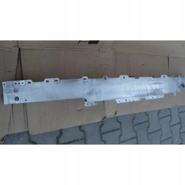 Mercedes-Benz C W205 2018 Viga del parachoques delantero OEM image 3