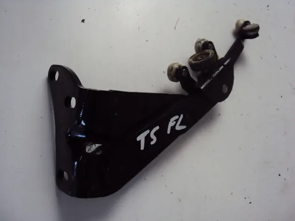 Rolo inferior porta direita VW T5 Multivan FL 09- image 2