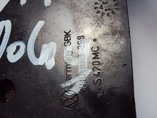 Rolo inferior porta direita VW T5 Multivan FL 09- image 4