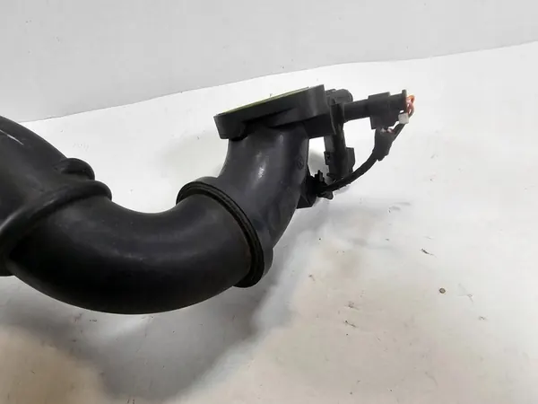 Renault Megane IV 1.3 Intercooler-Schlauch 144604814R image 4