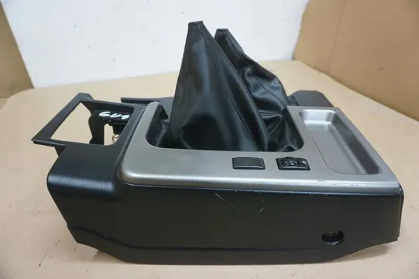 Nissan PATROL GU4 Middenconsole Afdekking OEM image 3