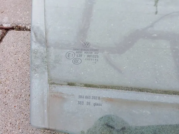 VW GOLF VI GTI Oikea Etuikkuna 5K4845202B image 2