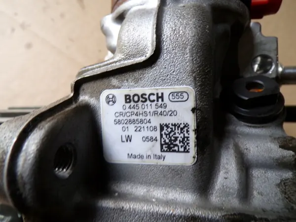 Bomba de inyección OEM 5802885804 para Iveco Daily 2.3 image 3