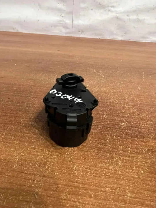 Moteur de volet BMW D3047 pour Série 5 E60 2003 image 2