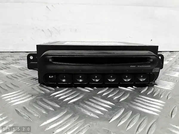 Trocador CD Chrysler usado OEM P05064003AE image 2
