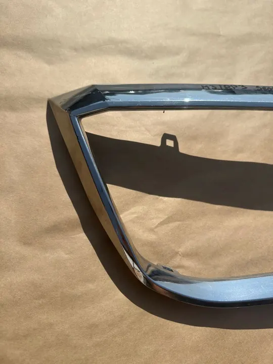 Skoda OE 3V0853761B Chrome Grille image 2