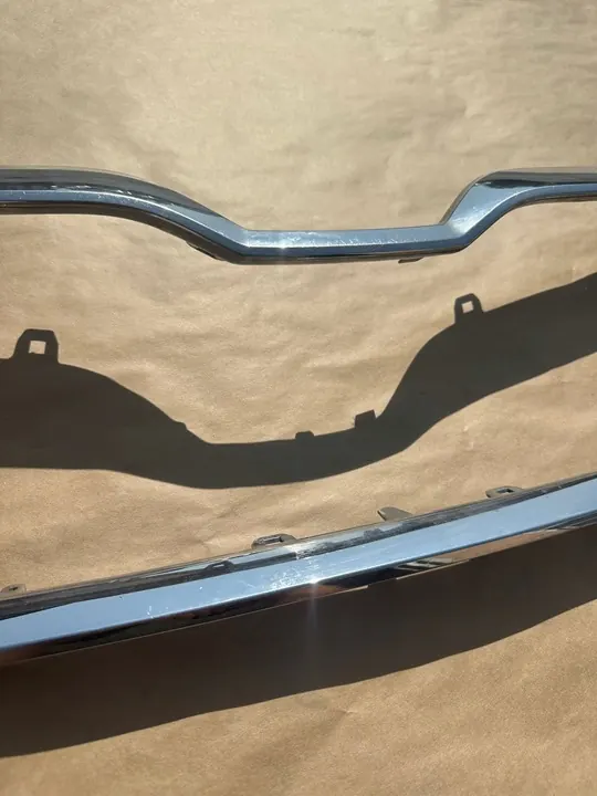 Skoda OE 3V0853761B Chrome Grille image 3