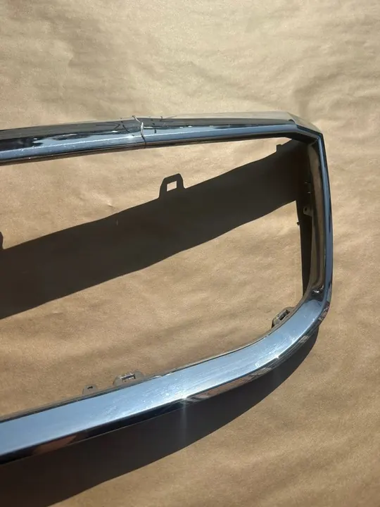 Skoda OE 3V0853761B Chrome Grille image 4