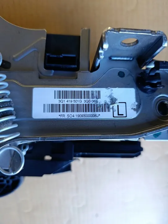 VW Passat B8 Ohjauslukitus OEM 3Q1419501G image 3