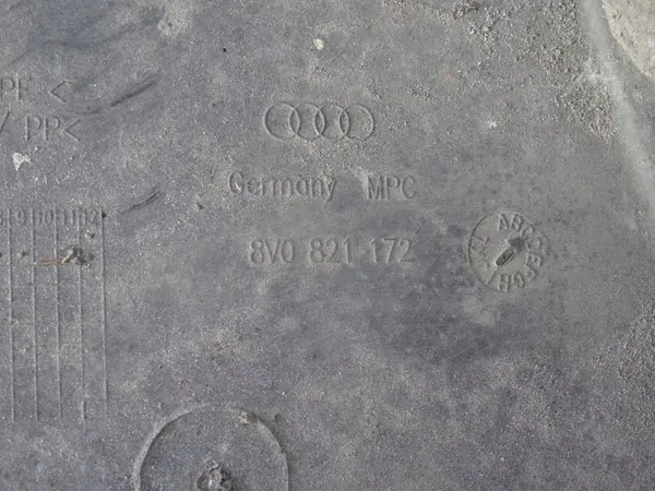 AUDI A3 8V Front Right Wheel Arch 8V0821172 image 10