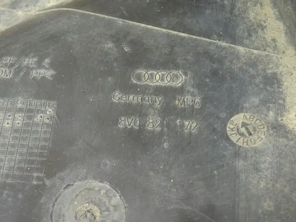 AUDI A3 8V Front Right Wheel Arch 8V0821172 image 5