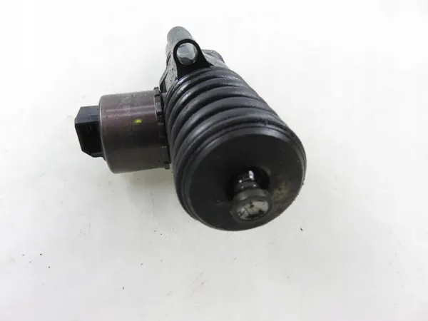 Pompe lave-glace OEM 03G130073G pour VW Golf Plus image 3