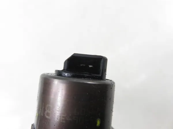 Pompe lave-glace OEM 03G130073G pour VW Golf Plus image 4