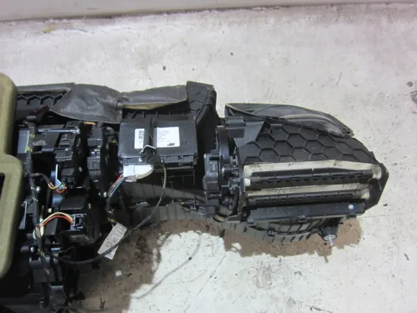 Núcleo do aquecedor BMW OEM 64119237550 - Peça OE image 7