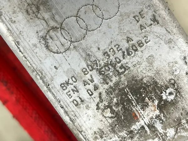 AUDI A4 B8 LIFT TAKAPUSKURIN TU SUPPORTTI 8T0807313 8K0807331E image 6