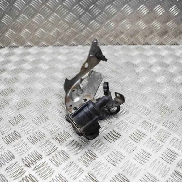 Vattencirkulationspump Volvo XC90 2019 image 2