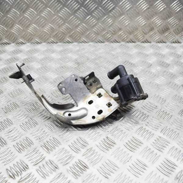 Vattencirkulationspump Volvo XC90 2019 image 3