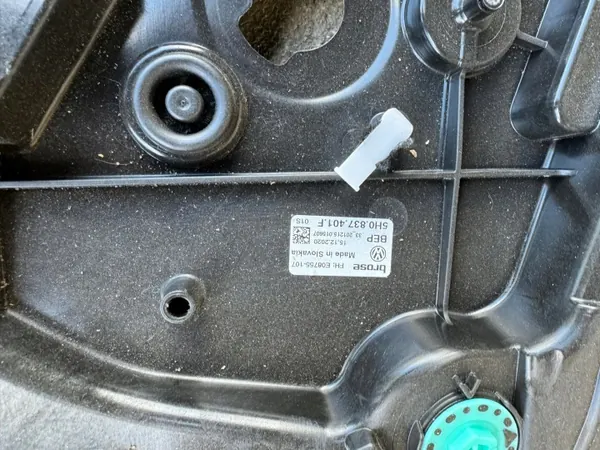 VW Golf 8 raamregelaar OEM 5H0837401F/5H0837402F image 3