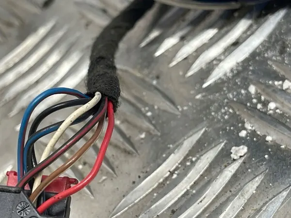 Sähkökäyttöinen sivupeili etu vasen Volkswagen Golf V image 2