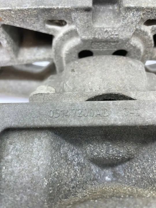Dodge Challenger 3.6 Bensiini 2017 OEM 05147200AD Tuennot image 5