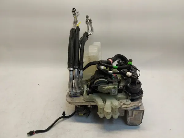 Tesla veden lämmönvaihtimen pumppu OEM 1506859-00-D image 2